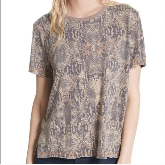Free People NWT Snake Print Tee Size Small - Picture 1 of 4